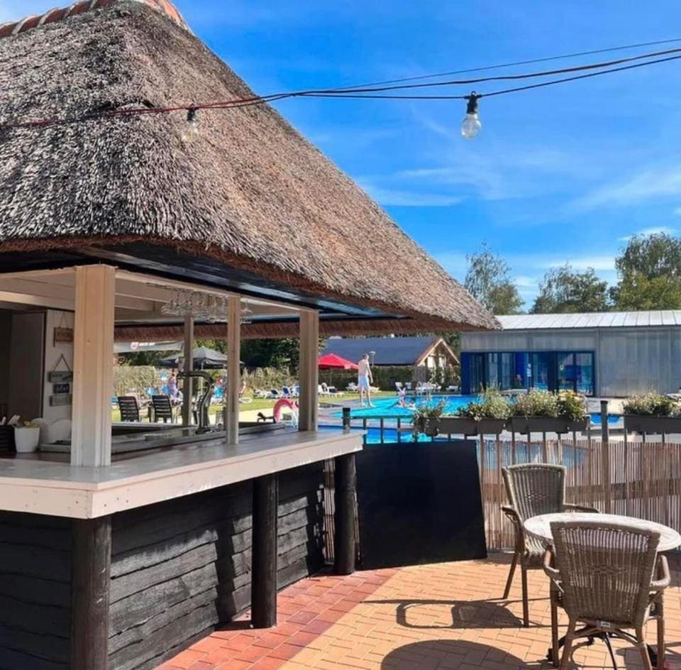 Het Familie Boshuisje - Vakantiewoning Op Prachtig Park Met Veel Faciliteiten Inc Ligbad Gramsbergen Extérieur photo