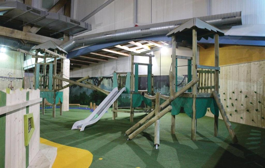 Het Familie Boshuisje - Vakantiewoning Op Prachtig Park Met Veel Faciliteiten Inc Ligbad Gramsbergen Extérieur photo